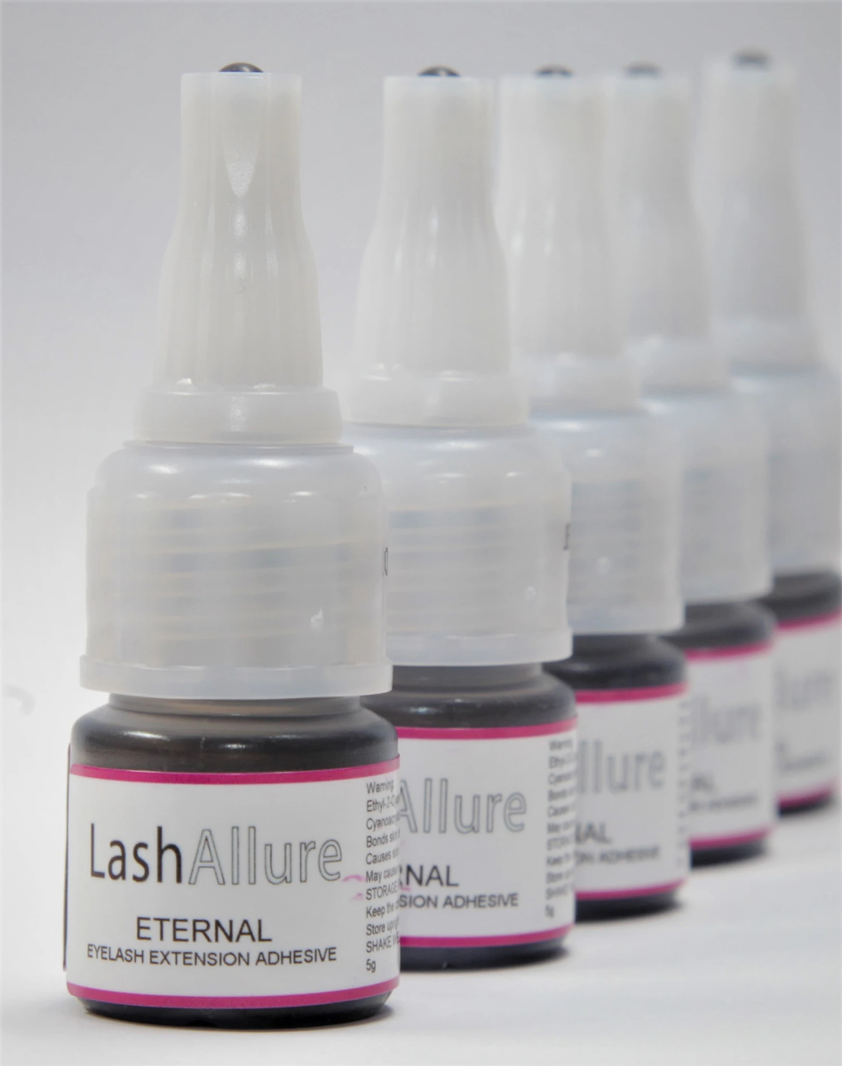 What to Look Out for When Selecting Your Adhesive? Lash Allure